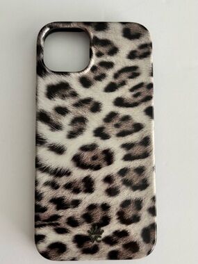 Velvet Caviar Snow Leopard MagSafe iPhone 15 Plus Case 6.7